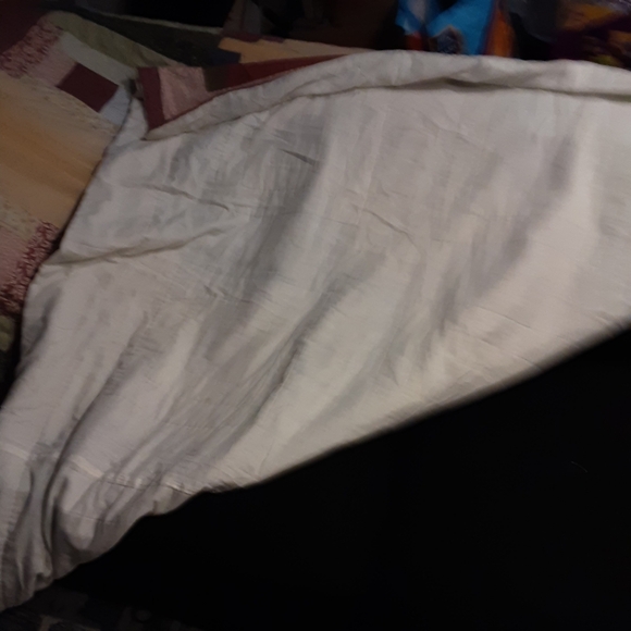 The quilt is a full size and features a vibrant multicolor design - Picture 2 of 8